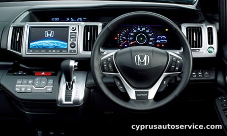 HONDA STEPWAGON SPADA ZI
