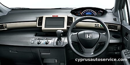 HONDA FREED SPIKE G