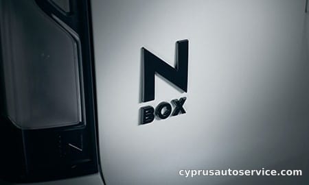 HONDA NBOX CUSTOM BLACK STYLE