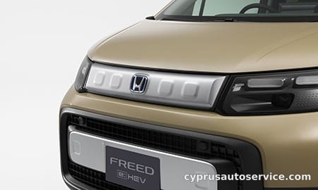 HONDA FREED CROSSTAR
