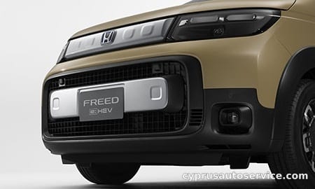 HONDA FREED CROSSTAR