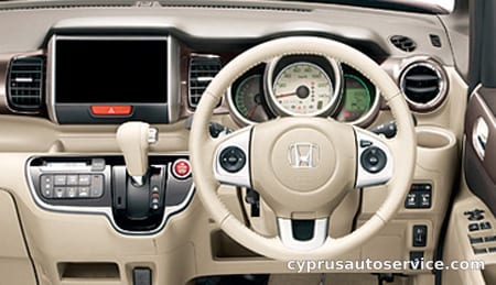HONDA NBOX PLUS 2TONE COLOR STYLE G TURBO PACKAGE