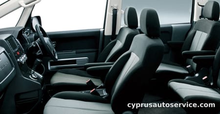 MITSUBISHI DELICA D5 ROADEST G PREMIUM