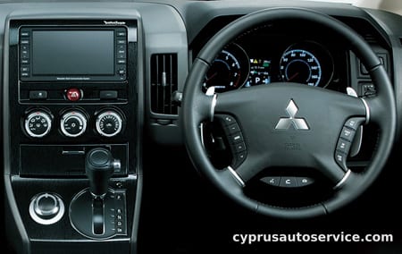 MITSUBISHI DELICA D5 ROADEST G PREMIUM
