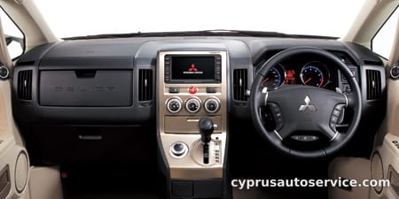 MITSUBISHI DELICA D5 G PREMIUM