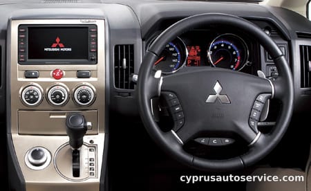 MITSUBISHI DELICA D5 ROADEST G PREMIUM