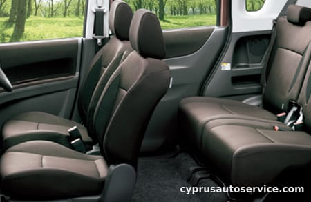 MITSUBISHI DELICA D2 G