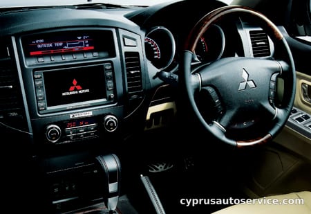 MITSUBISHI PAJERO LONG SUPER EXCEED