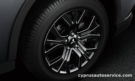 MITSUBISHI OUTLANDER BLACK EDITION