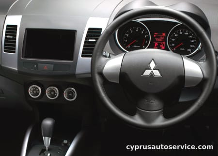 MITSUBISHI OUTLANDER 20M