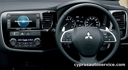 MITSUBISHI OUTLANDER 24G NAVI PACKAGE