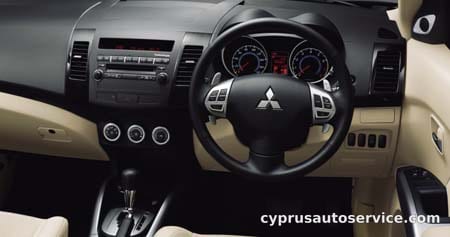 MITSUBISHI OUTLANDER 30G