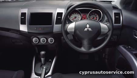 MITSUBISHI OUTLANDER 24M