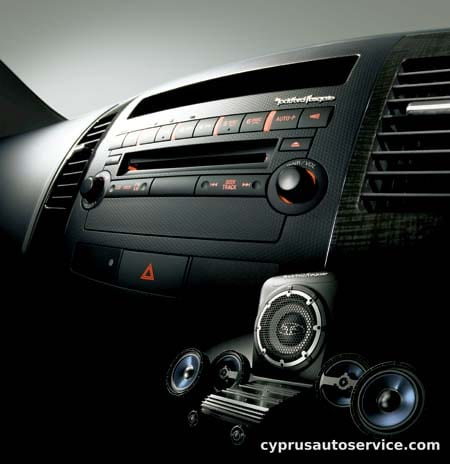 MITSUBISHI OUTLANDER 24MS