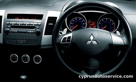 MITSUBISHI OUTLANDER ROADEST 24G