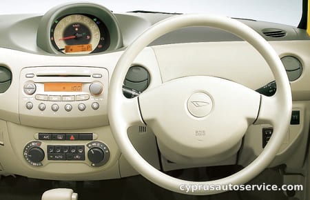 DAIHATSU ESSE D