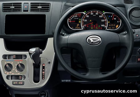 DAIHATSU MOVE L VS