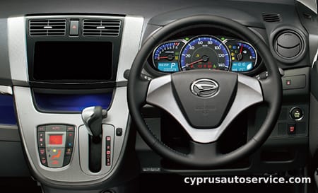 DAIHATSU MOVE CUSTOM X VS