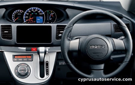 DAIHATSU MOVE CUSTOM R