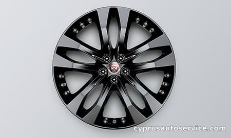 JAGUAR FTYPE R-DYNAMIC BLACK CURATED FOR JAPAN