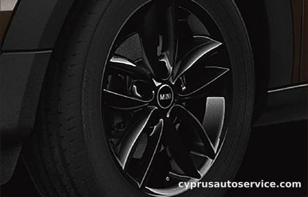 MINI COOPER CROSSOVER VALENTINE ROAD
