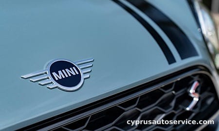 MINI JOHN COOPER WORKS CROSSOVER PREMIUM PLUS PACKAGE ESSENTIAL TRIM