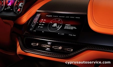 ASTON MARTIN DBX 707
