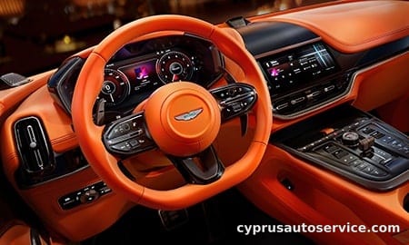 ASTON MARTIN DBX 707