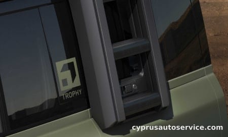 LAND ROVER DEFENDER TROPHY EDITION CURATED FOR JAPAN