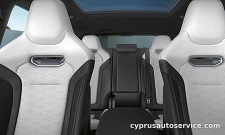 LAND ROVER RANGE ROVER SPORT SVR CARBON+