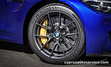 BMW M4 CS