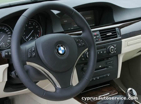 BMW 3 SERIES 320i