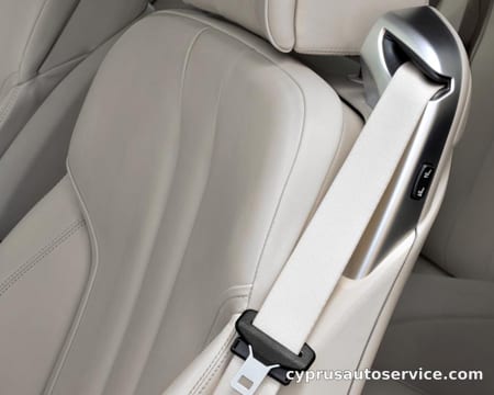 BMW 6 SERIES 650i COUPE
