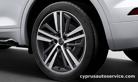 AUDI Q5 TDI 1ST EDITION BLACK STYLING