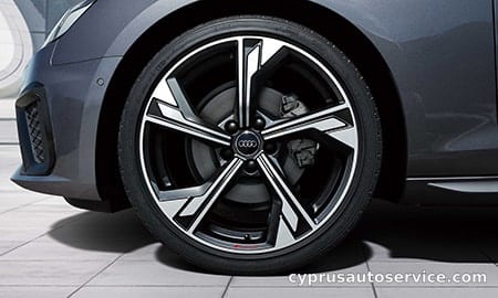 AUDI A4 AVANT BLACK STYLE PLUS