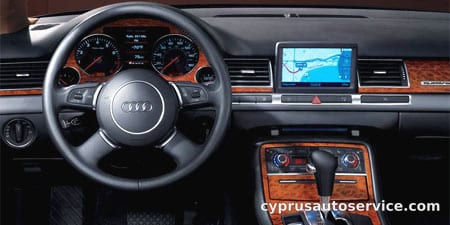 AUDI A8 3.7 QUATTRO