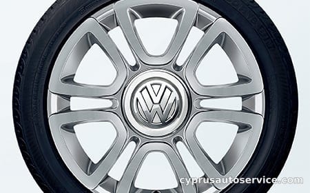 VOLKSWAGEN UP ORANGE UP!