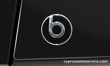 VOLKSWAGEN UP ! WITH BEATS