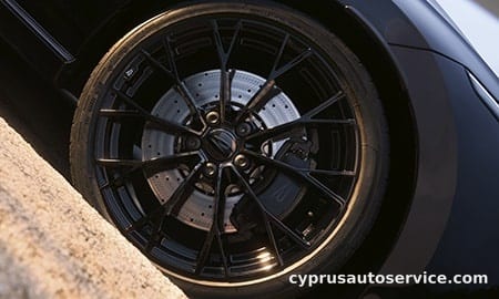 VOLKSWAGEN GOLF R BLACK EDITION