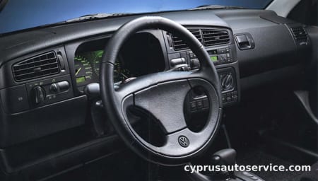 VOLKSWAGEN GOLF VR6