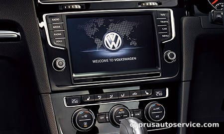VOLKSWAGEN GOLF MILANO EDITION