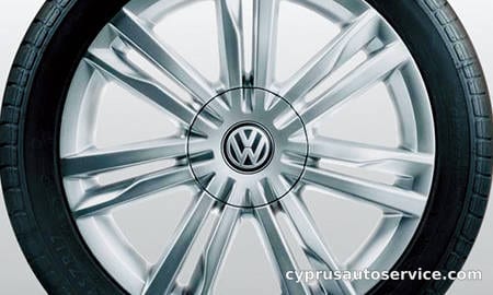 VOLKSWAGEN GOLF MILANO EDITION