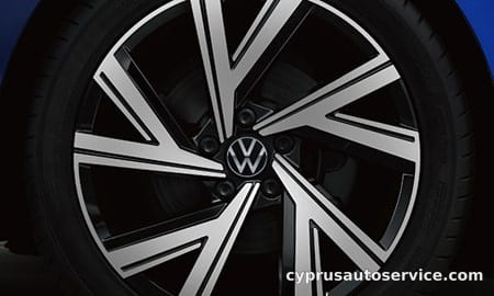 VOLKSWAGEN GOLF TDI ACTIVE ADVANCE PLATINUM EDITION