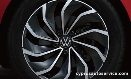 VOLKSWAGEN GOLF TDI ACTIVE ADVANCE PLATINUM EDITION