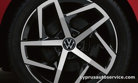 VOLKSWAGEN GOLF TDI ACTIVE ADVANCE PLATINUM EDITION