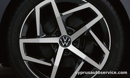 VOLKSWAGEN GOLF TDI R LINE PLATINUM EDITION