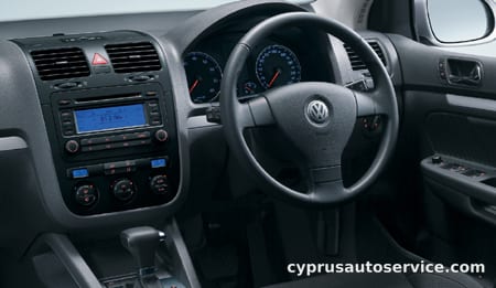 VOLKSWAGEN GOLF GLi