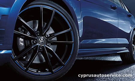 VOLKSWAGEN GOLF R VARIANT LAUNCH EDITION