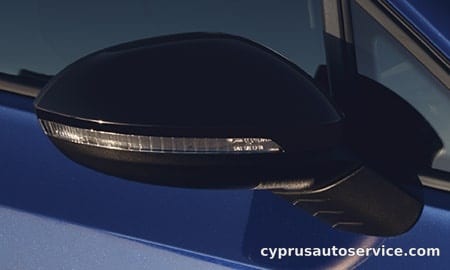 VOLKSWAGEN GOLF R VARIANT BLACK STYLE
