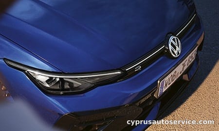 VOLKSWAGEN GOLF R VARIANT BLACK STYLE